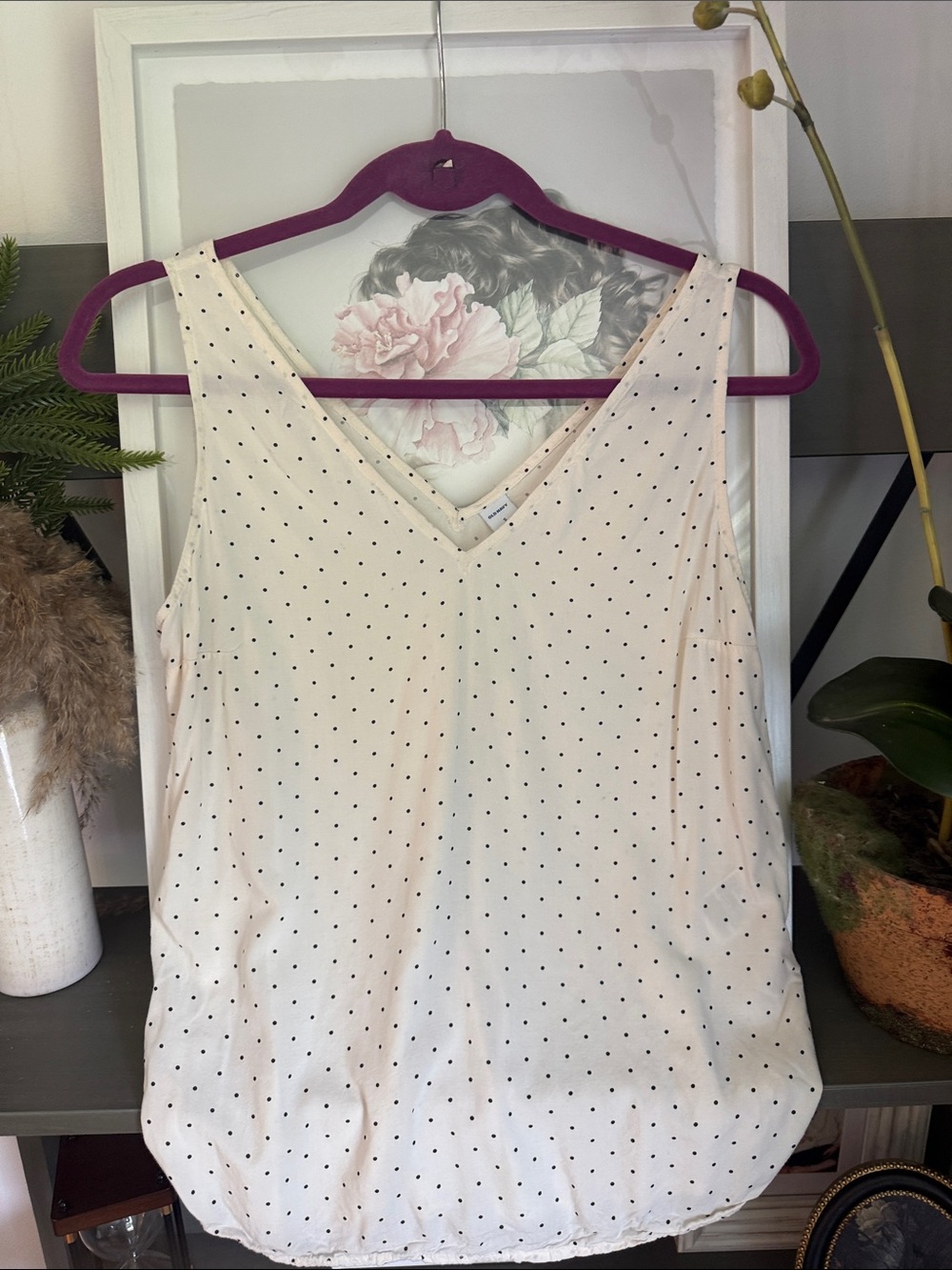 Old Navy Cream V-Neck Polka Dot Tank